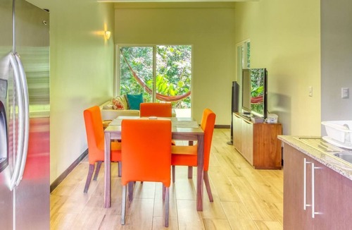 Jaco Apartment | Ground-level apartment with gated entrance and shared pool