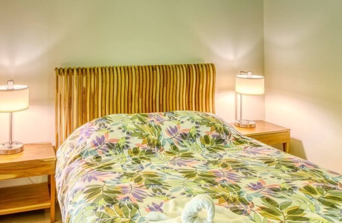 Jaco Apartment | Ground-level apartment with gated entrance and shared pool