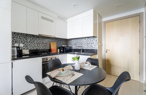 Business Bay Apartment | GuestReady - 2BR l City Chic in the Sky
