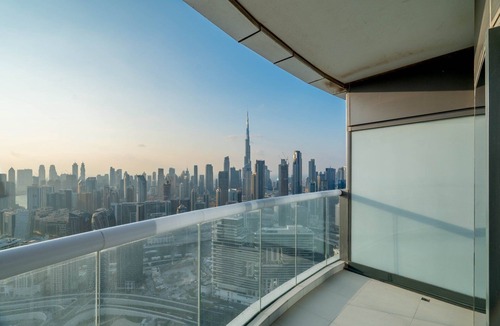 Business Bay Apartment | GuestReady - 3BR w/Balcony & Burj Khalifa view