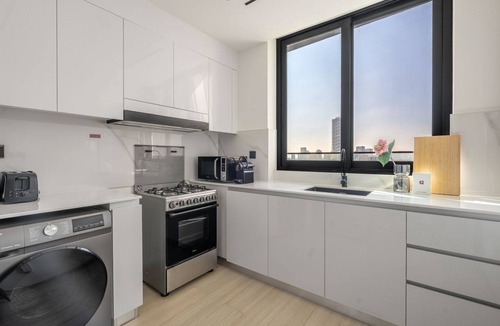 Dubai Sports City Apartment | GuestReady - Excellence and comfort in JVC