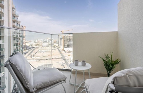 Jadaf Apartment | GuestReady - Sunny Retreat near Dubai Frame