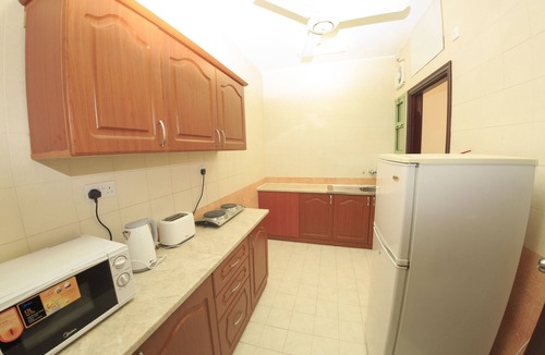 Al Ghubrah Ash Shamaliyyah Apartment | Gulf Hotel Apartment