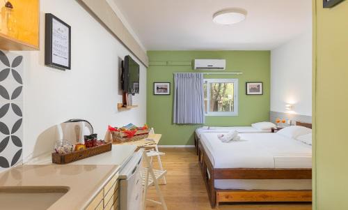 Gvulot Cabin | Gvulot - Kibbutz experience