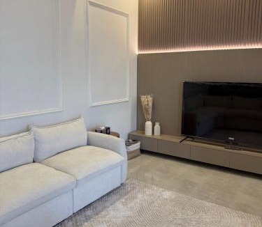 Barka Ski Chalet | H chalet