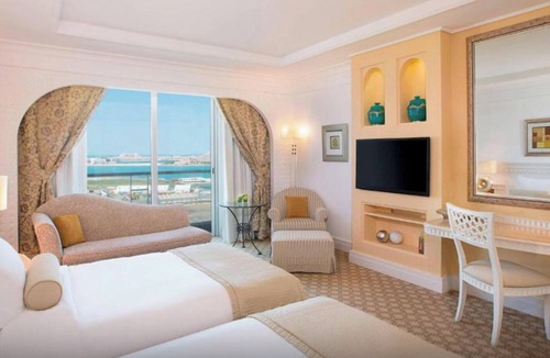Sheikh Zayed Road Resort | Habtoor Grand Resort Club Oceanfront Junior Suite Plus