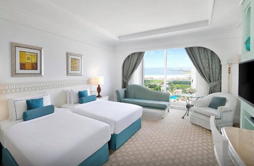 Sheikh Zayed Road Resort | Habtoor Grand Resort Club Oceanfront Junior Suite Plus