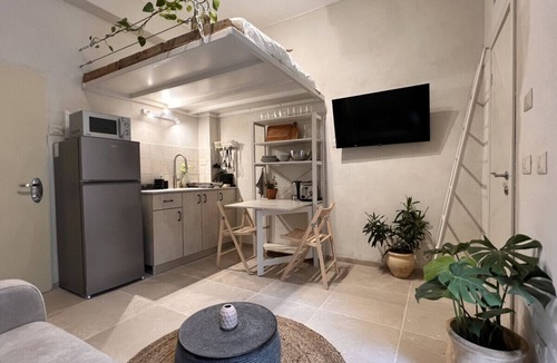 Haifa Apartment | Haifa Downtown Eco Patio Studio by Sea N' Rent