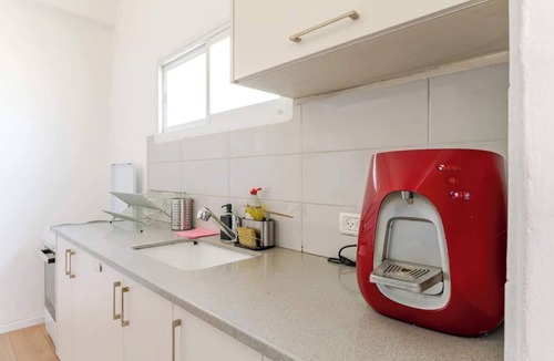 Haifa Apartment | Haifa Hadar Urban Grand Apartment by Shay’s Urban