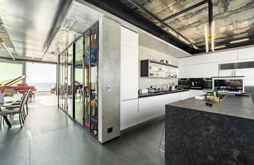 Tel Aviv Promenade Apartment | Hayarkon Jaccuzi Beach-Front 3BR Apartment