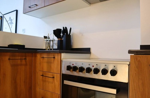 Masdar City Apartment | Heart of Masdar: Your Luxury 1BR Oasis