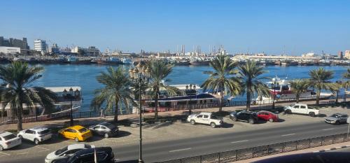 Sharjah House | Hindi & Urdu Speak only Men