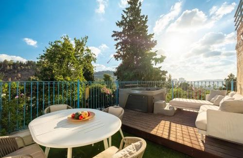 Ein Karem House | Historical 2 bedrooms home with a Private Jacuzzi
