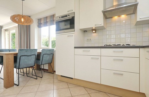 Noordwijk aan Zee House | Holiday Home in Noordwijk with Sunny Garden