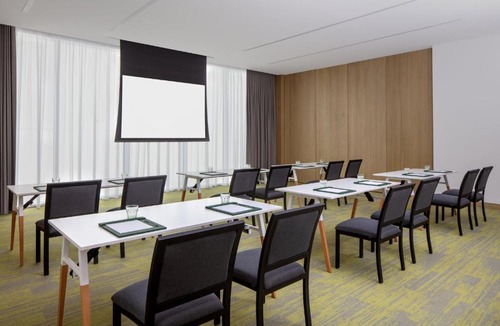 Business Bay Hotel | Holiday Inn Dubai Business Bay by IHG