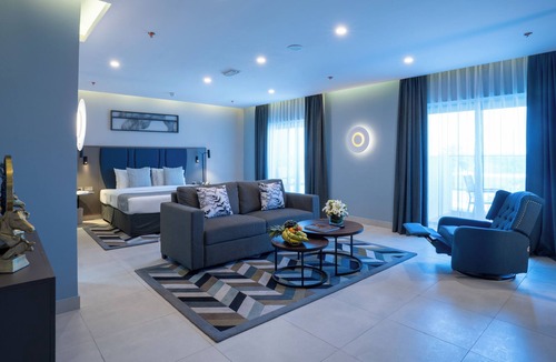 Al Majaz Hotel | Holiday International Sharjah