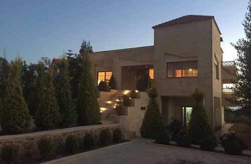Suwailih House | Homerez - Spacious house in Amman with parking