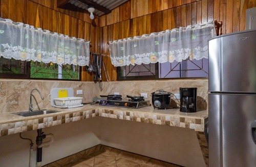 Libano House | Hospedaje Rancho Mi Tata (pet friendly) 5 minutes from Cerro Pelado!
