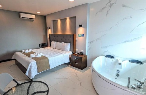 Barrio Las Playitas Hotel | Hotel Cayuga