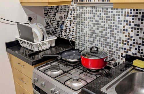 Al Khuwair Apartment | Hotel-Style 1BR Near Mall of Oman