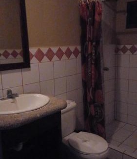 Tarcoles Bed & Breakfast | House of the Macaws