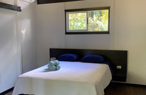 Cahuita Cabin | Hummingbird House - Playa Grande Lodge