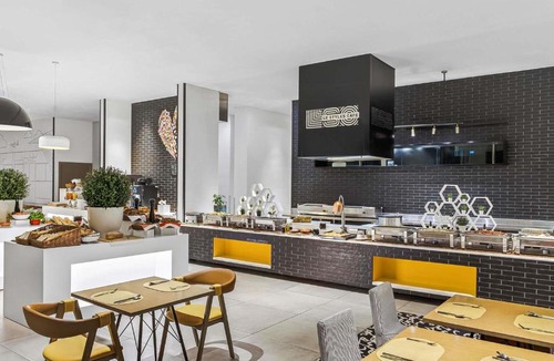 Garhoud Hotel | ibis Styles Dubai Airport Hotel