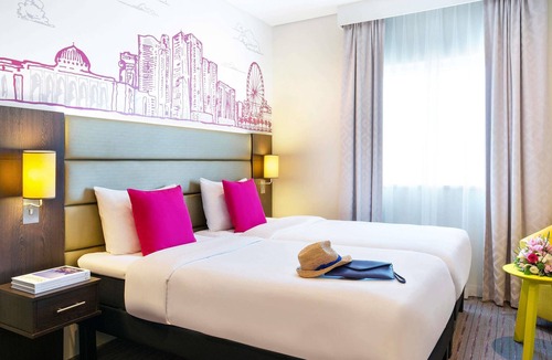 Al Majaz Hotel | ibis styles Sharjah Hotel