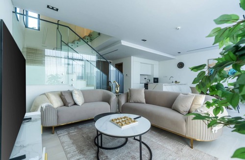 Ras Al Khaimah House | Impressive townhouse in Al Danah Bay