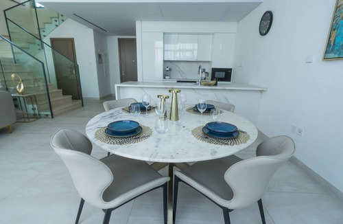 Ras Al Khaimah House | Impressive townhouse in Al Danah Bay