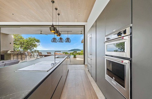 Tamarindo Villa | Infinity Pool Villa, 4 Suites & Private Casita