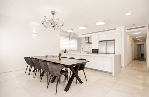 Nachlaot Apartment | Insane 5BR Luxe Penthouse with Jacuzzi by the Shuk