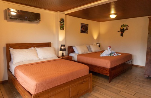 Drake Bay Hotel | Jacamar Corcovado Drake Day