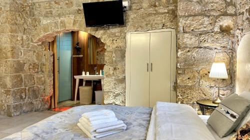 Acre Old City Apartment | Jacuzzi Suite Near Lighthouse
