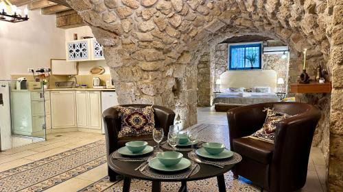 Acre Old City Apartment | Jacuzzi Suite Near Lighthouse