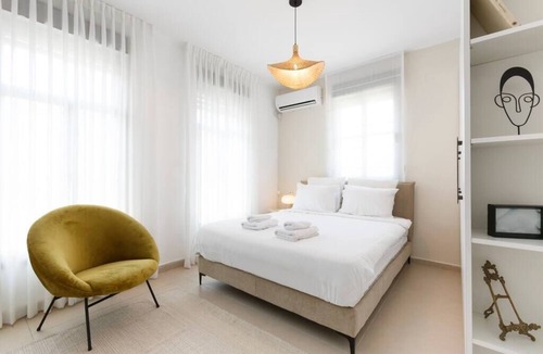 Jaffa Apartment | Jaffa Luxury: Grand Garden Apartment By AirTLV
