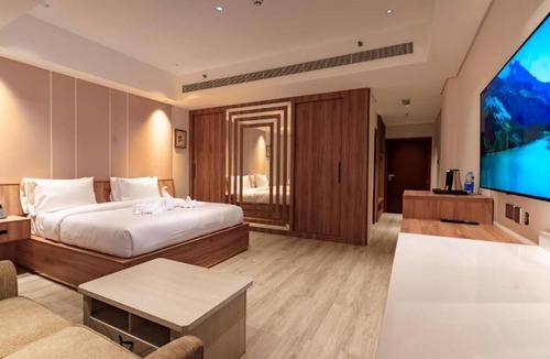 Al Ghubrah Ash Shamaliyyah Hotel | Jarzez Inn