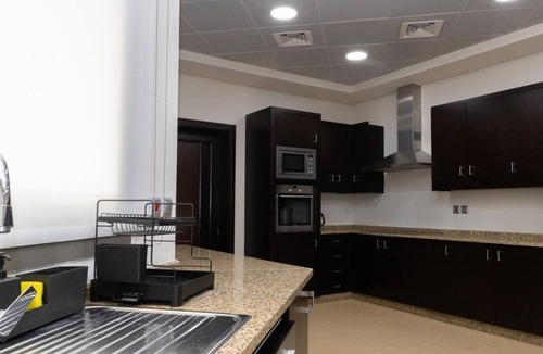 Jumeira 3 Bed & Breakfast | Jbay suite in Full Moon Villa - Sunset Beach