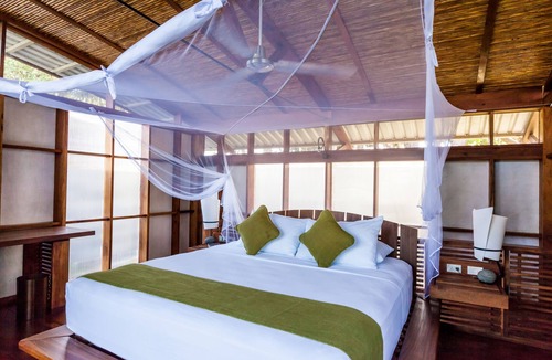 Granada Cabin | Jicaro Island Lodge Member of the Cayuga Collection