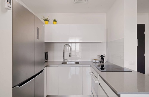 Nachlaot Apartment | JTower 1BDM, Balcony - Isrentals