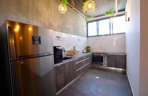 Jaffa Hostel | Jungle Jaffa Hostel Age 18 to 45