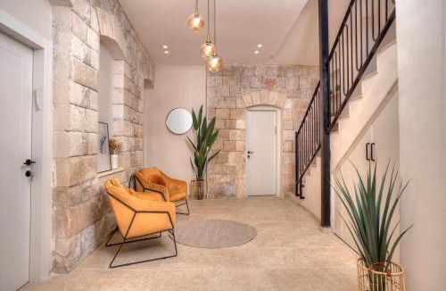 Artists Colony Apartment | Keter HaSimta - כתר הסמטה
