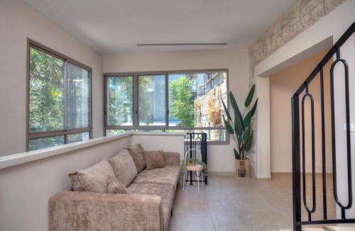 Artists Colony Apartment | Keter HaSimta - כתר הסמטה