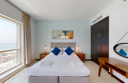 Dubai Marina Apartment | Key View - Royal Oceanic