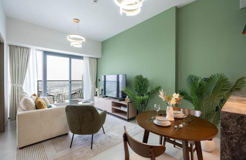 Dubai Apartment | KeyRock Golf Gate - Stylish Retreat with Pool and Gym
