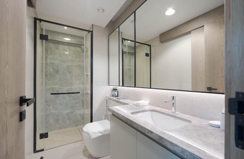 Dubai Apartment | KeyRock Living - Luxury Apartment with Pool & Gym