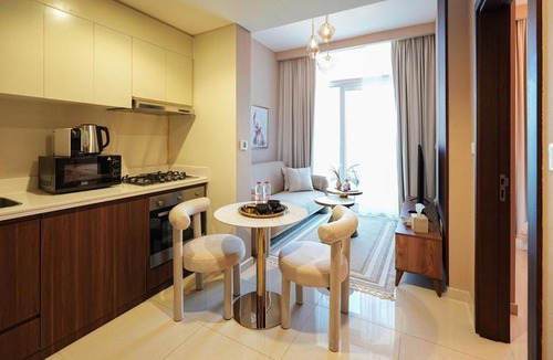 Downtown Dubai Apartment | KeyRock Living - Stylish 1BR with Pool Access