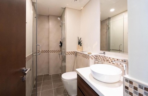 Downtown Dubai Apartment | KeyRock Living - Stylish 1BR with Pool Access