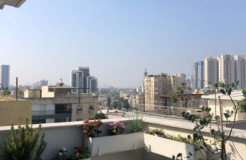 Giv'atayim Apartment | Kimchi Home Cozy apartment Penthouse with WiFi, AC at Giv'atayim-Tel Aviv