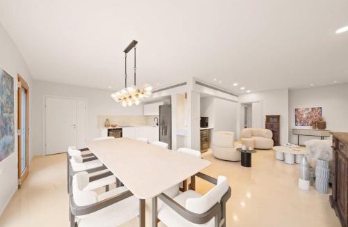 Mamilla Apartment | King David Residence Luxury 3 BD Pool Gym Parking